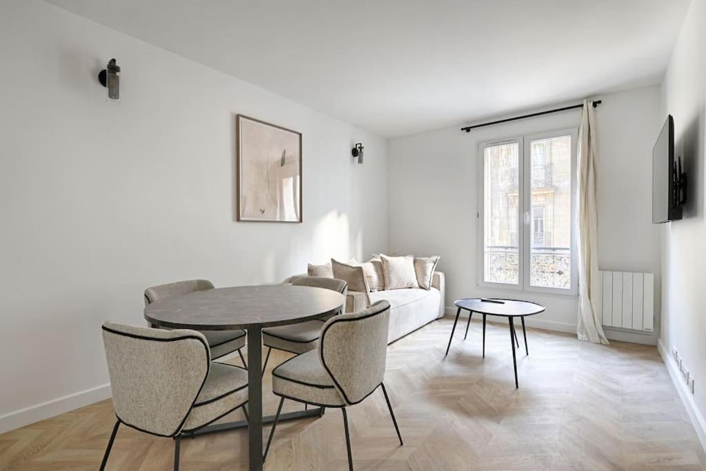 Saussier Ternes Charming 4p Appartement Paris